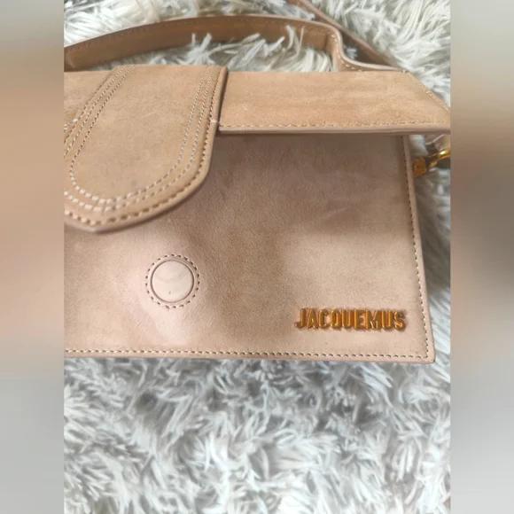 GIGI HADID Runway Jaquemus Le Bambino Suede Bag - Picture 2 of 4